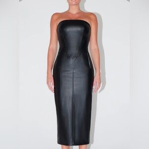 House of Harlow 1960 strapless faux leather dress NWT ✨